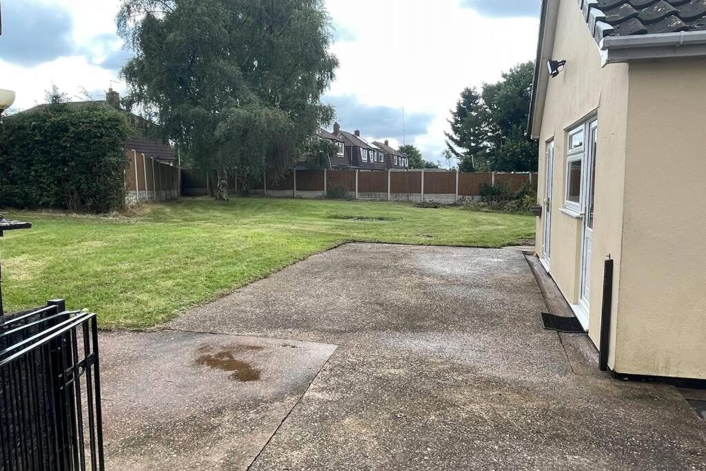 فيلا Detached Bungalow II Big Garden II Pet Friendly Hednesford المظهر الخارجي الصورة