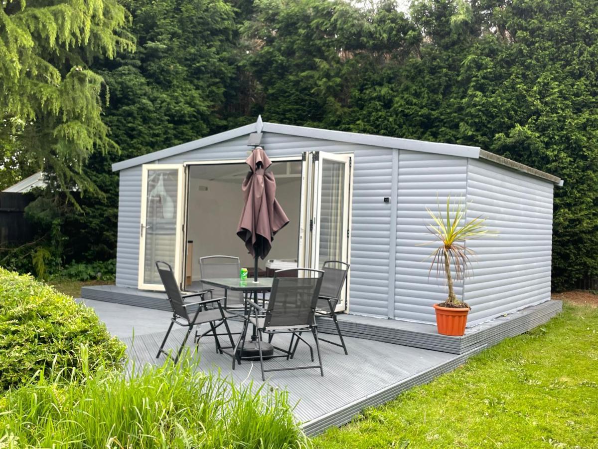 فيلا Detached Bungalow II Big Garden II Pet Friendly Hednesford المظهر الخارجي الصورة